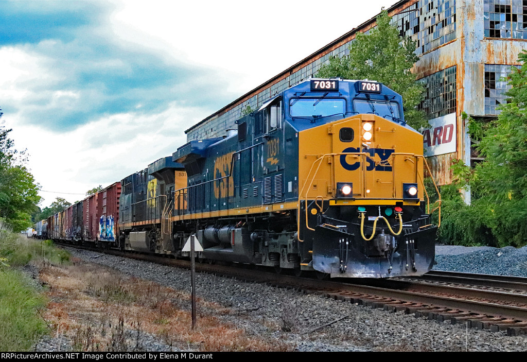 CSX 7031 on M-433